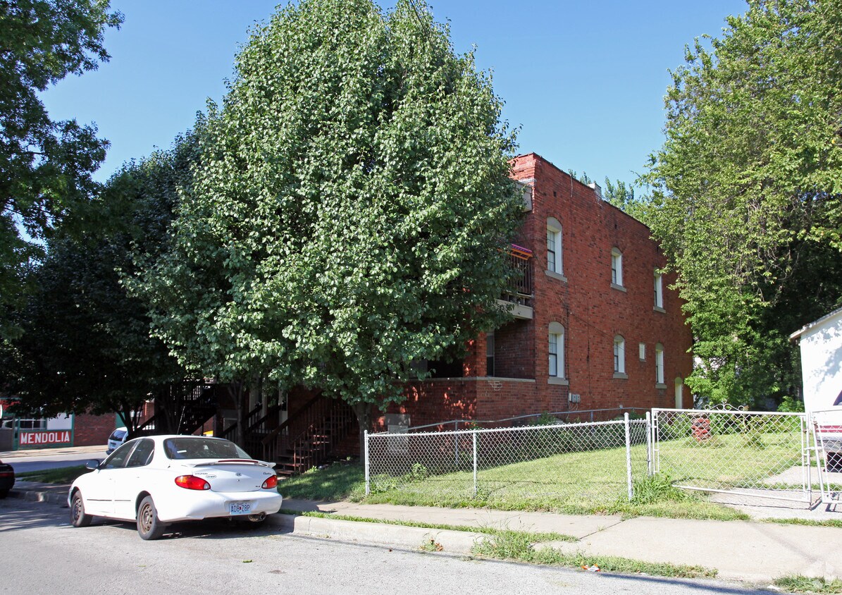 Building Photo - Chestnut Apartments
