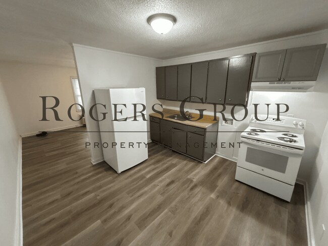 Foto del edificio - #450 - 807-809 Hughes St Duplex
