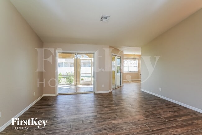 Foto del edificio - 1821 NW 23rd Ave