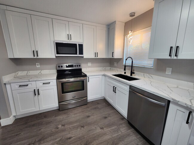 Foto del edificio - 5526 Cottonwood Ave