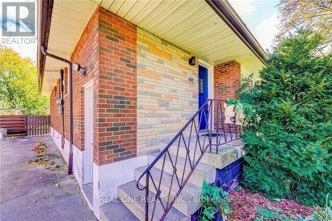 Photo du bâtiment - 99 Warren Ave