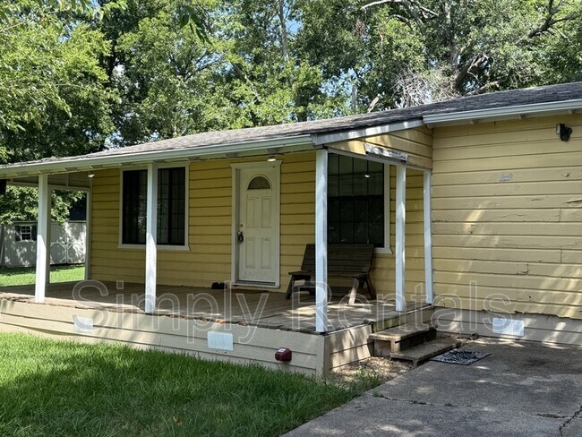 Foto del edificio - 2374 Arrow Ln