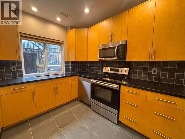 Photo du bâtiment - 22831 Foreman Dr