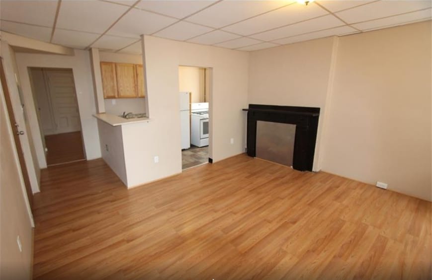 Interior Photo - 262 S Winebiddle St
