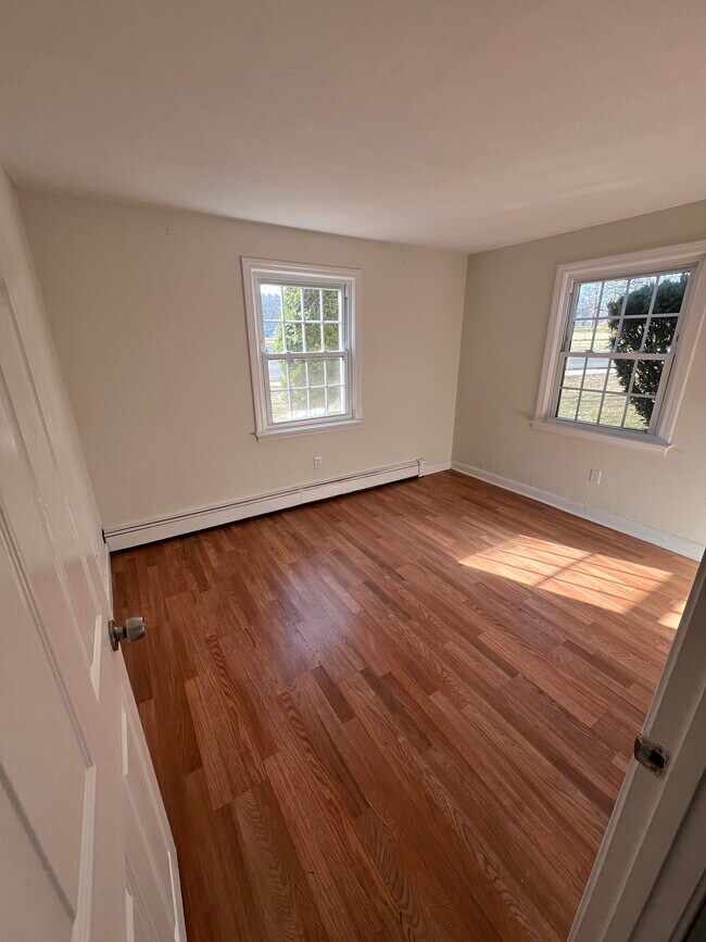 Foto del edificio - 8 Carriage Hill Rd