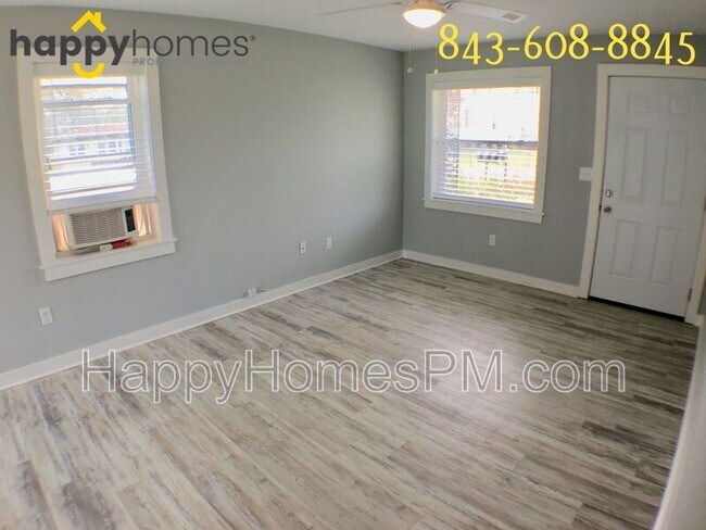 Foto del edificio - 1556 Kemper Ave