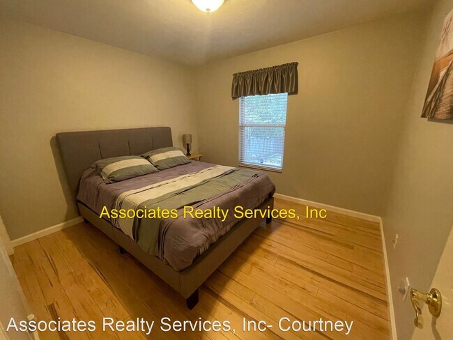 Building Photo - 3 br, 2 bath House - 9515 NW 4th Place