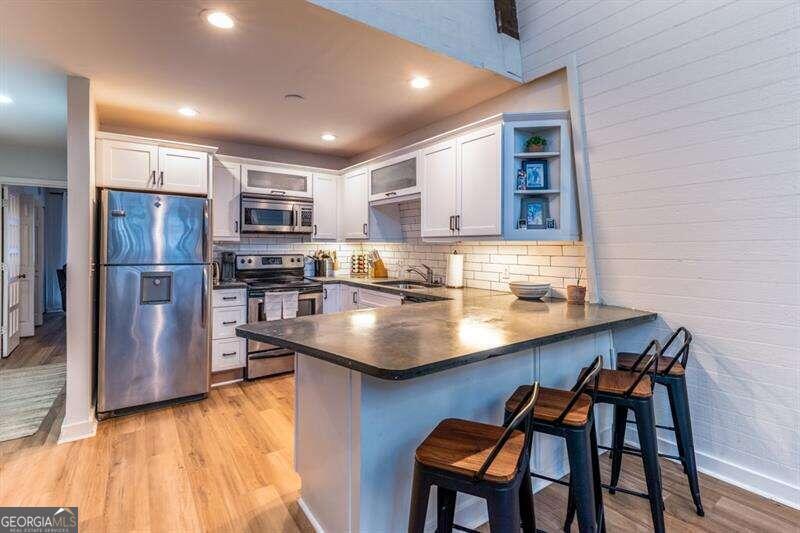 Primary Photo - 3200 Rim Cove Dr