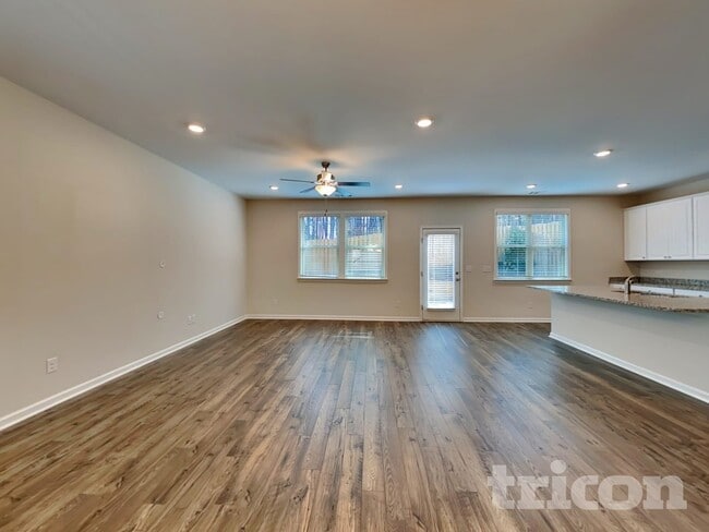 Foto del edificio - 317 Knowles Pl