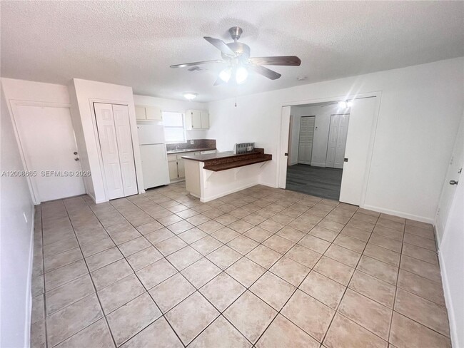 Foto del edificio - 1832 My Pl Ln