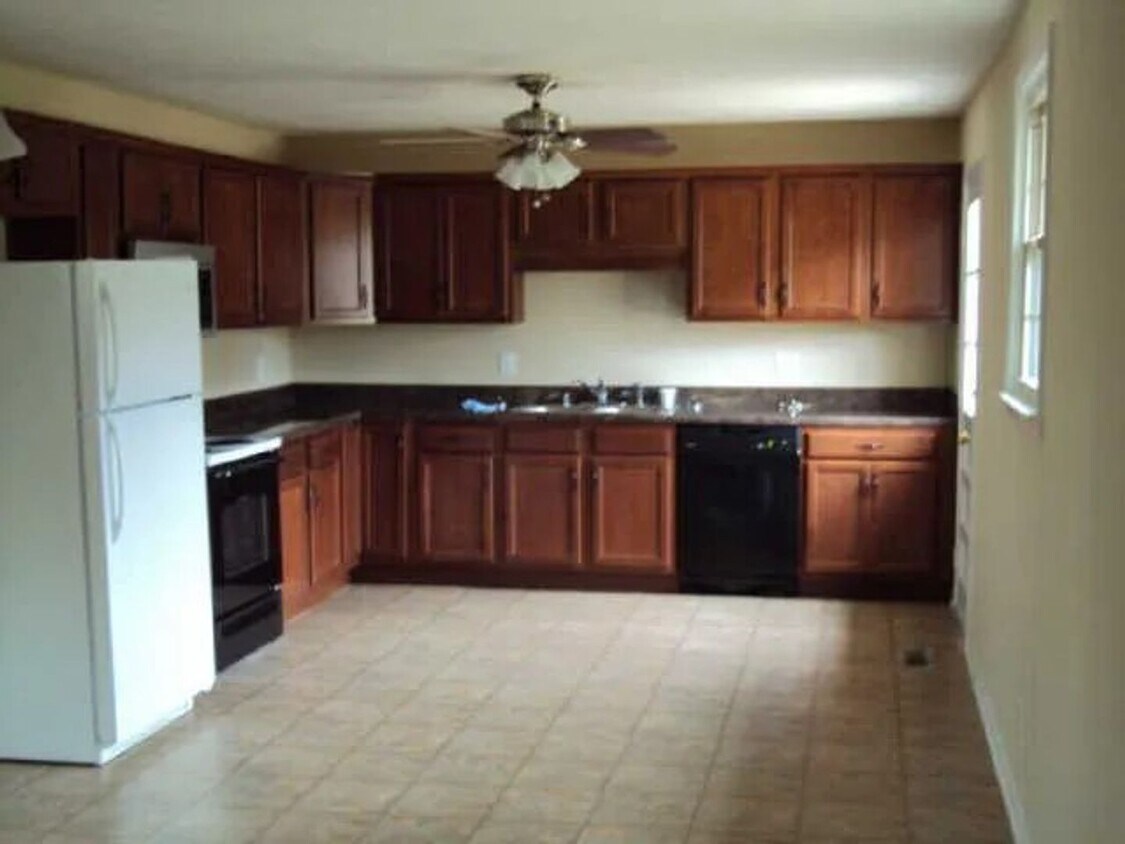 Foto del edificio - 115 Berne Dr