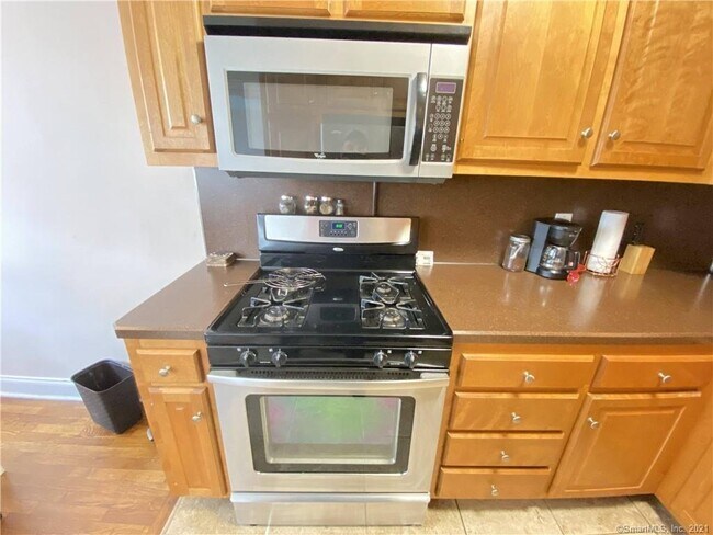 Building Photo - 11 Bedford Avenue Apt #1, Norwalk, CT 0685...