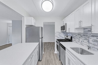 Building Photo - Cityside Huntington Metro