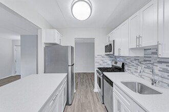 Building Photo - Cityside Huntington Metro