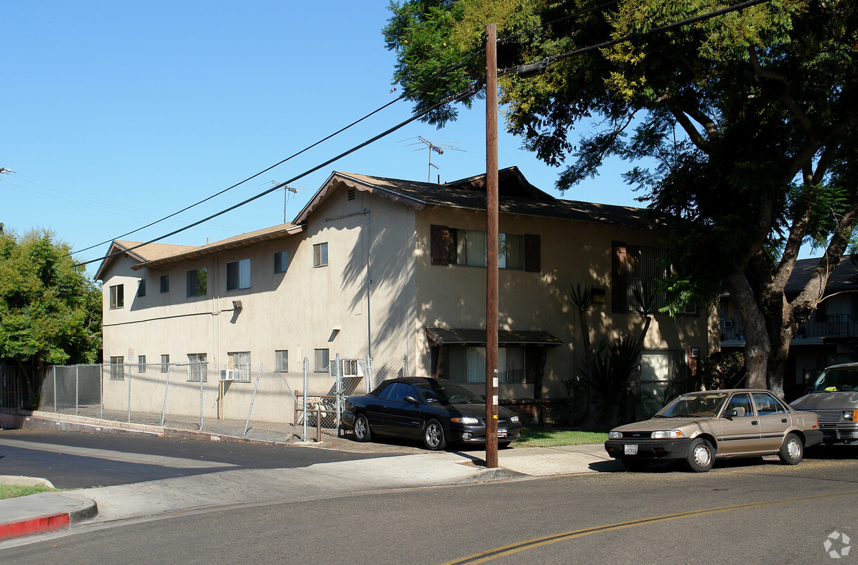 Primary Photo - 2147 S Mallul Dr