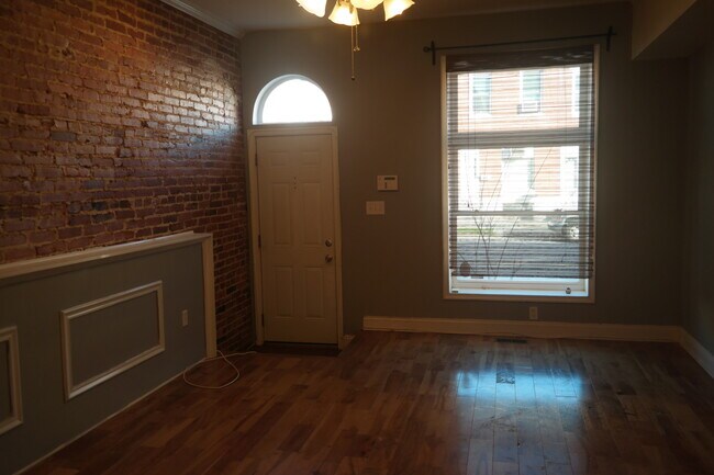 Foto del edificio - Charming 2 Bedroom/2.5 Bathroom Townhome in Linwood/Patterson Park, MD!