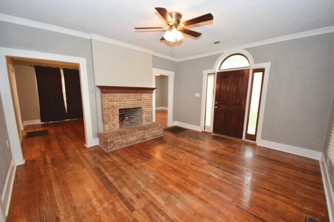 Foto del edificio - Charming 3 bed, 2 bath home near U of M