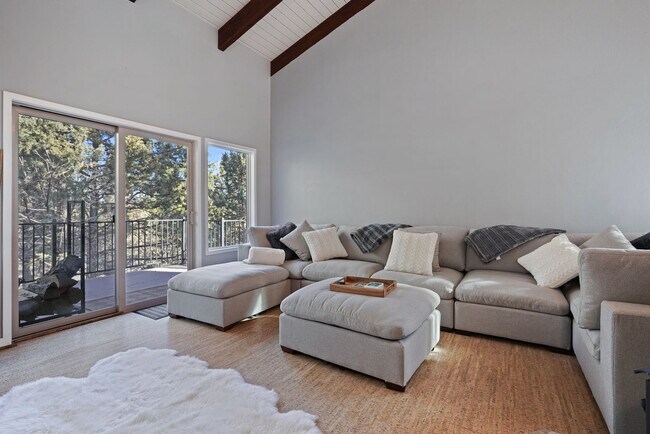Foto del edificio - 63330 Pine Knoll Cir