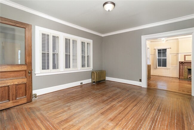 Building Photo - 56 Vassar St