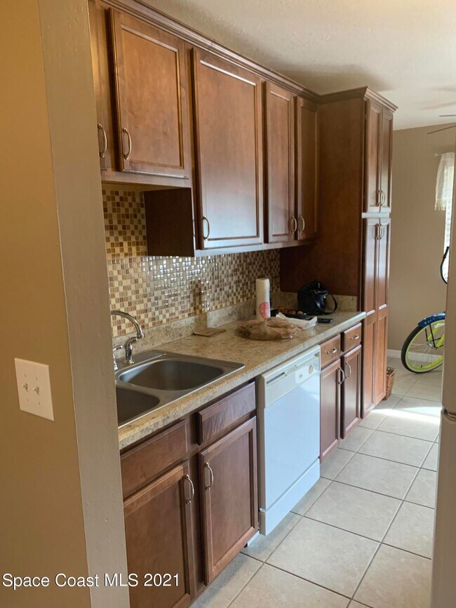 Foto del edificio - 1130 Cheney Hwy