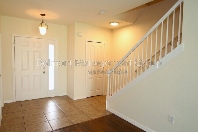 Foto del edificio - 2358 Chatham Pl Dr
