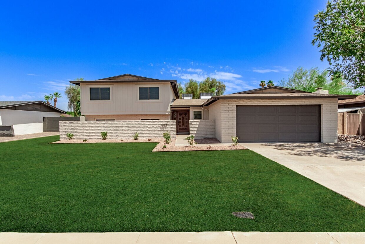 6 BEDROOM HOME IN TEMPE WITH POOL! - 6 BEDROOM HOME IN TEMPE WITH POOL!