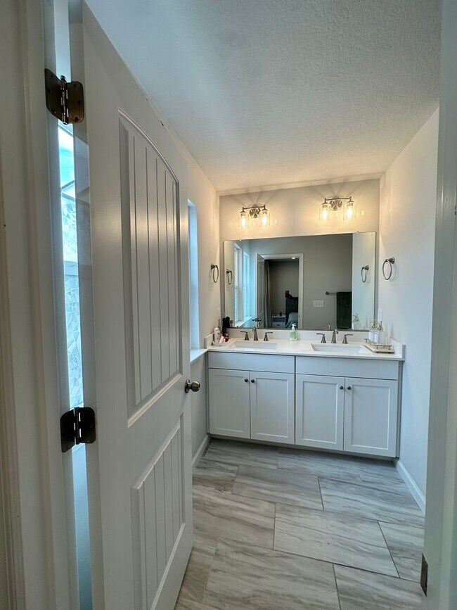 Building Photo - New construction 3 bedroom, 3.5 bathroom c...