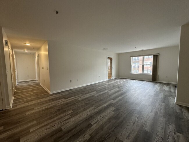 Building Photo - 3 bedrooms, 1 bathroom