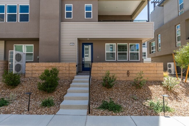 Building Photo - Stunning 4-Level Townhome in Inspirada | R...