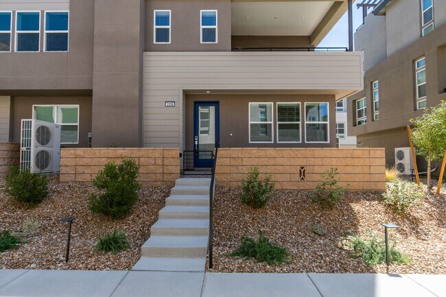 Foto del edificio - Stunning 4-Level Townhome in Inspirada | R...