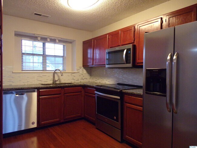 Building Photo - 108 Stone Meadow Ln