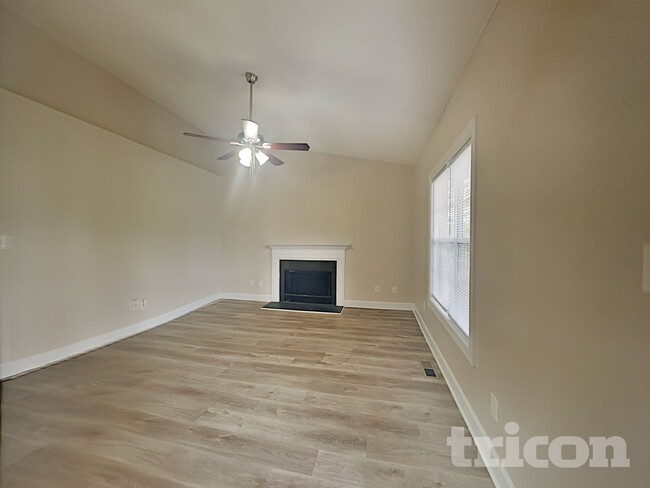 Building Photo - 812 Danley Ln