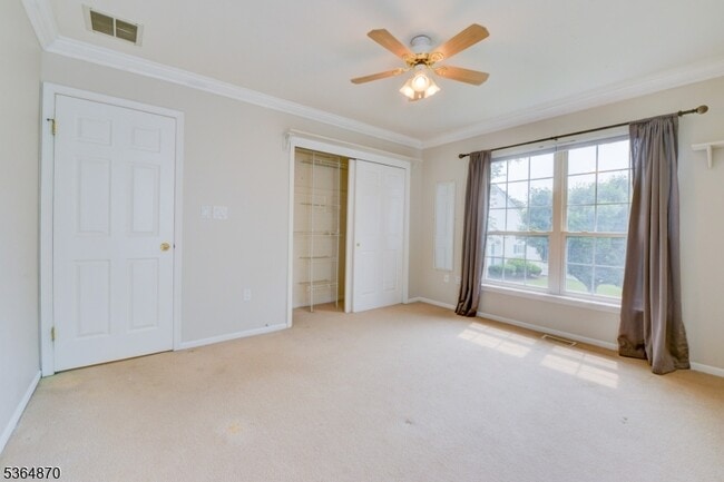 Building Photo - 5 Marco Polo Ct