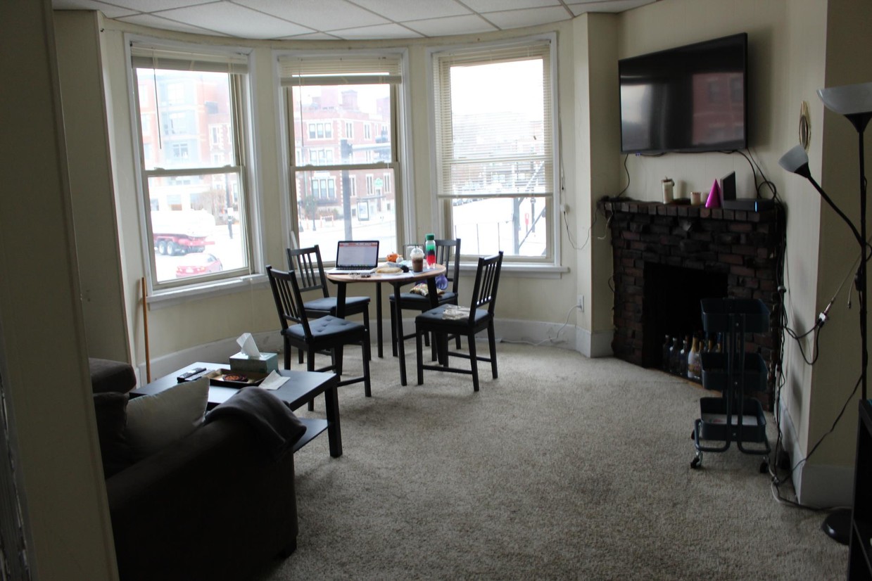 Foto principal - 881 Beacon St