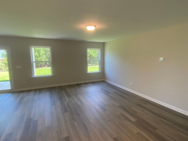Building Photo - 5 bedroom, 3 bath home in Savannah,Ga for RENT!!!