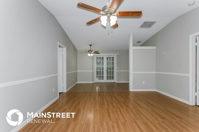 Building Photo - 5315 Hickory Dr