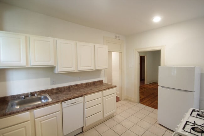 Building Photo - 407 Franklin Ave