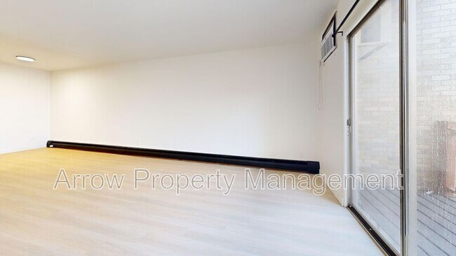 Foto del edificio - 215 E Arbor Ave