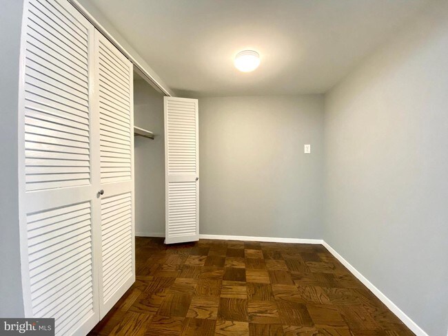 Foto del edificio - 3800 Fairfax Dr
