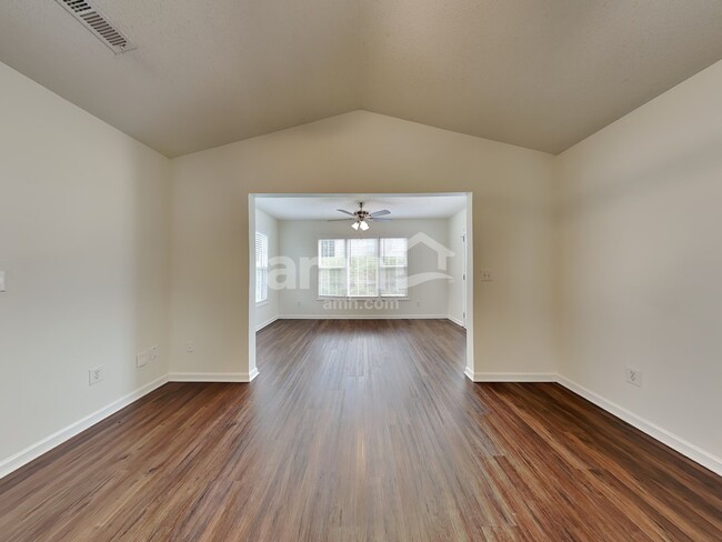 Foto del edificio - 181 Tudor Downs Rd
