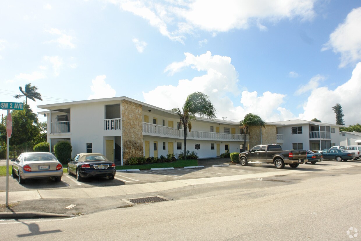 Primary Photo - 100 SW 2nd Ave