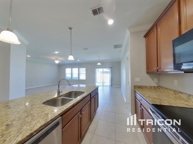 Building Photo - 10149 Dogwood Creek Dr