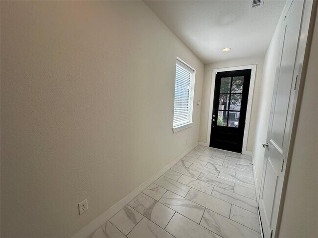 Foto del edificio - 3415 Kensington Yellow Pl