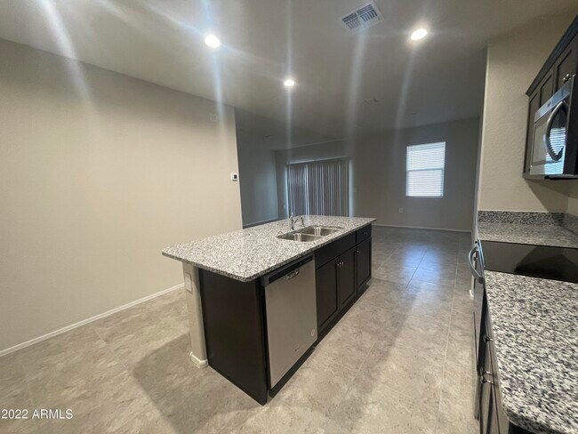 Foto del edificio - 4183 S 243rd Dr