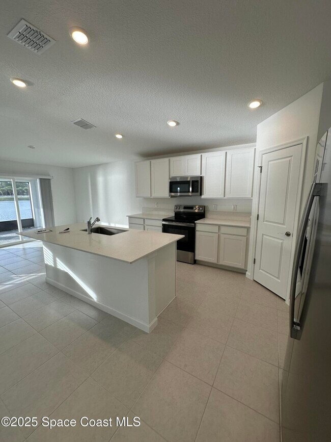 Building Photo - 1825 Diablo Cir SW