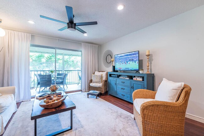 Building Photo - 6550 S Oriole Blvd