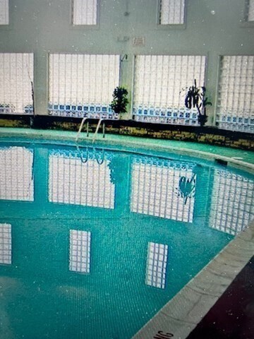 Foto del edificio - 16 Shadowbrook Ln