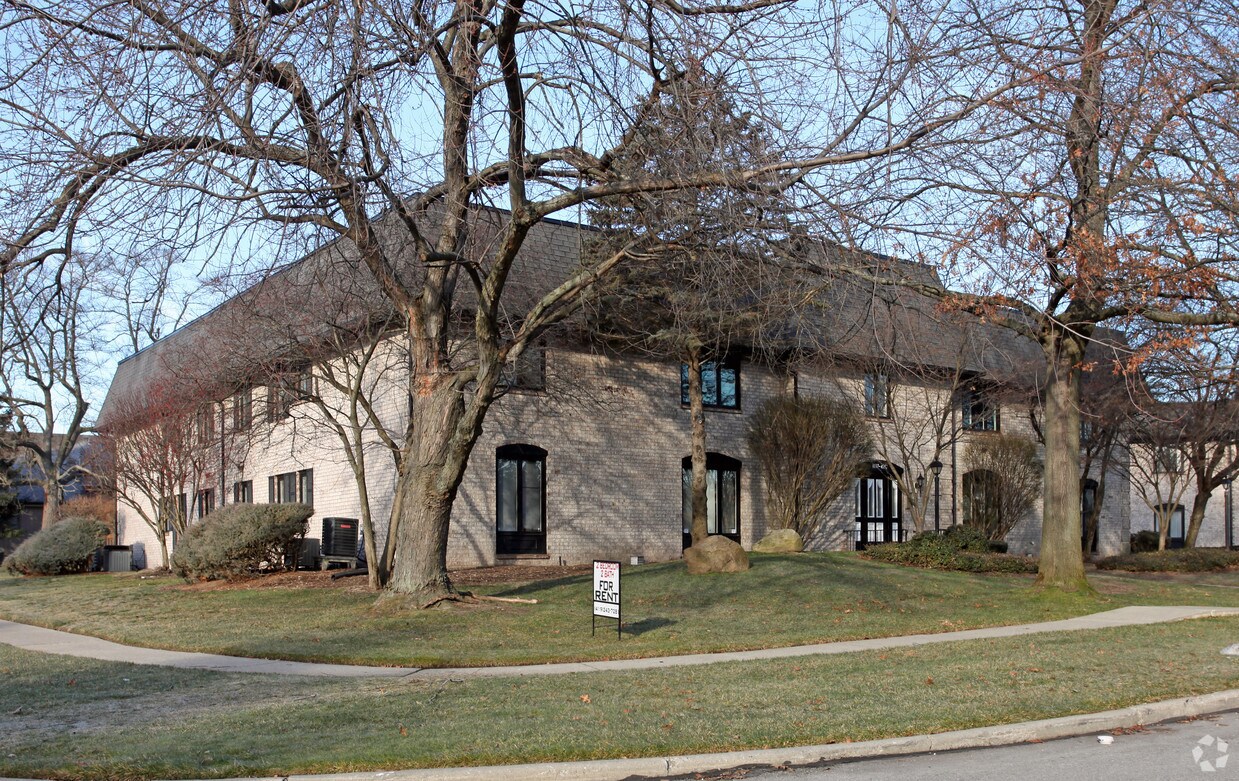 Primary Photo - 4137 New Castle Dr