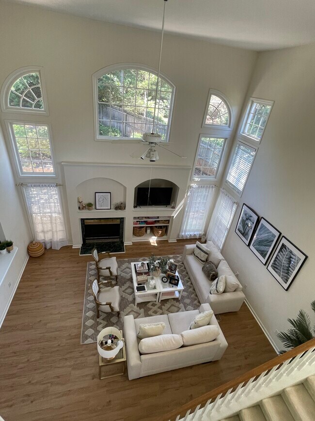 Foto del edificio - 2036 Londonberry Ct