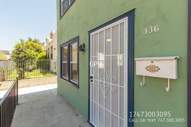 Building Photo - 2BR w/ Private Patio!